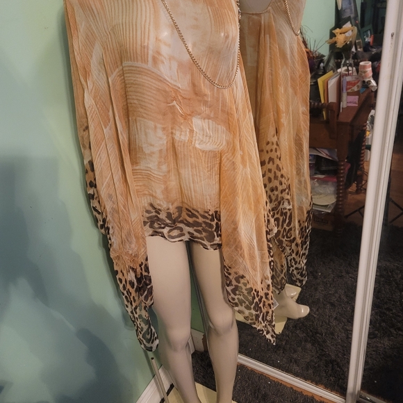 Chico's Sheer Shaw Beautiful Design with Cheetah Print on the bottom - Picture 8 of 10